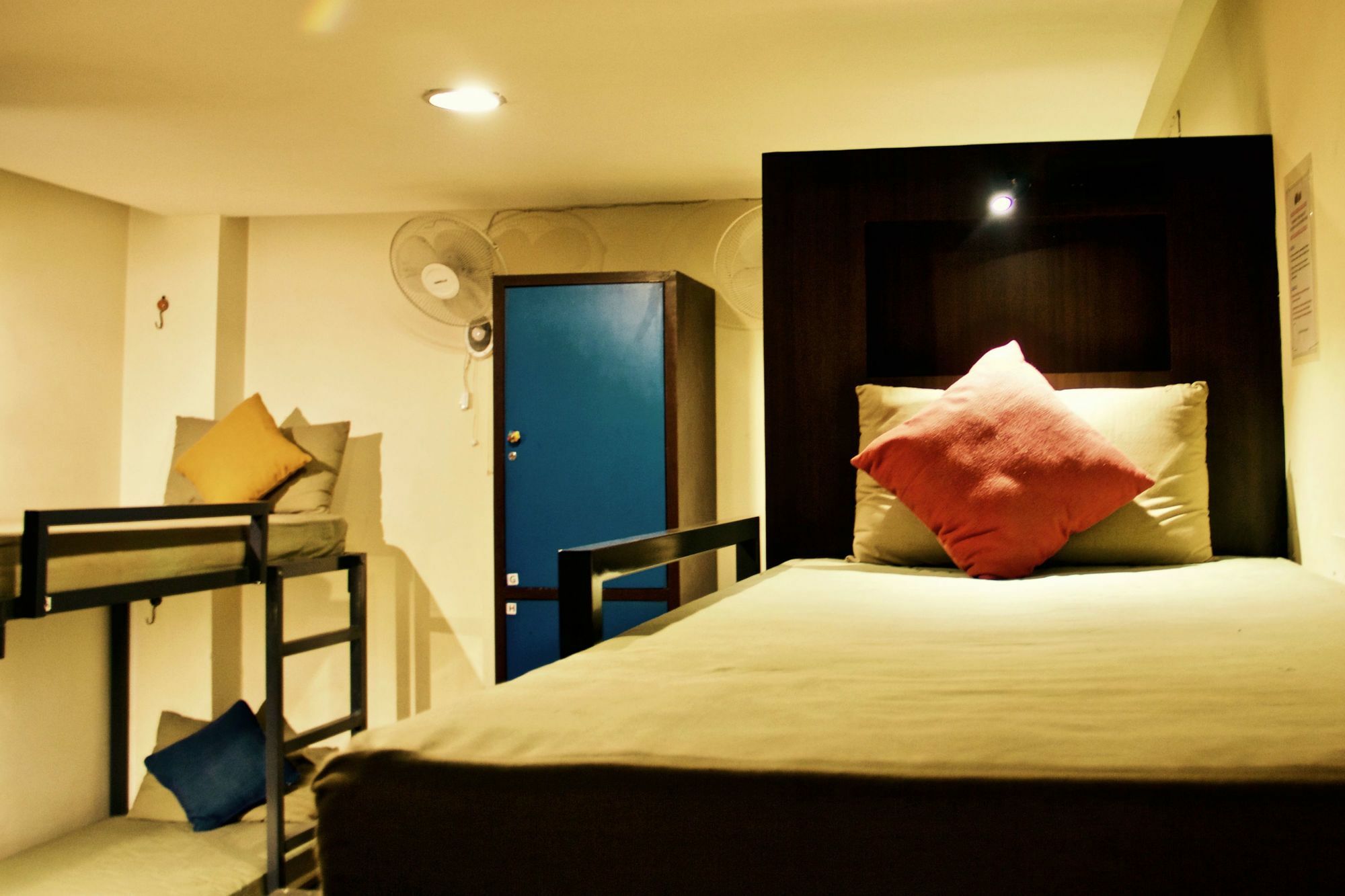 Gostops Delhi Hostel *